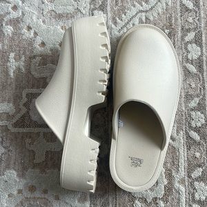 Like New Lug Sole Clogs